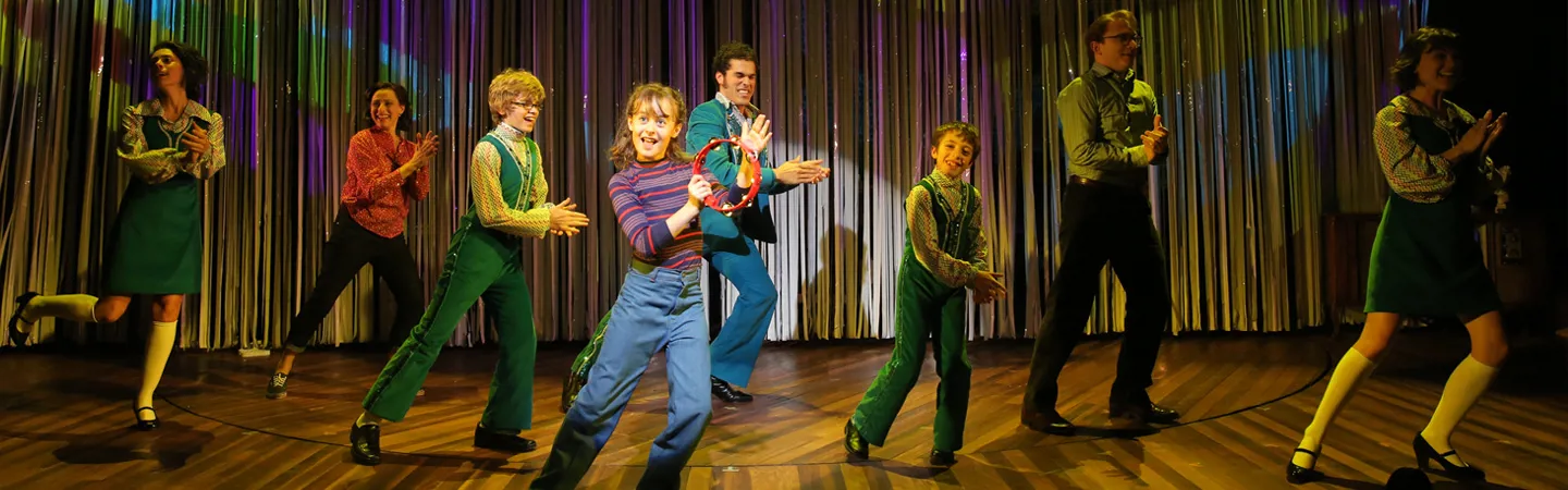 Sydney Lucas and the company of FUN HOME